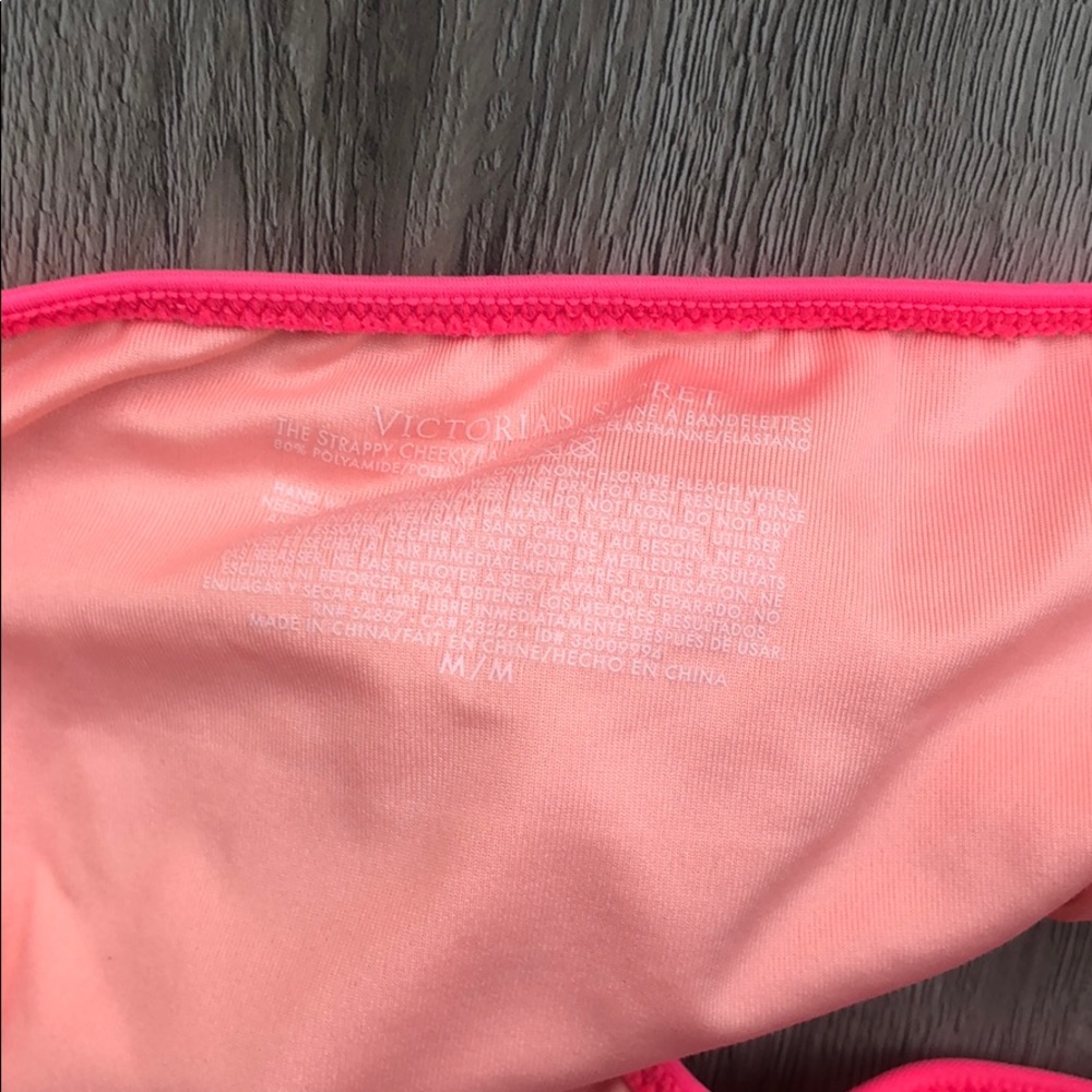 Pink bikini - Picture 6 of 7